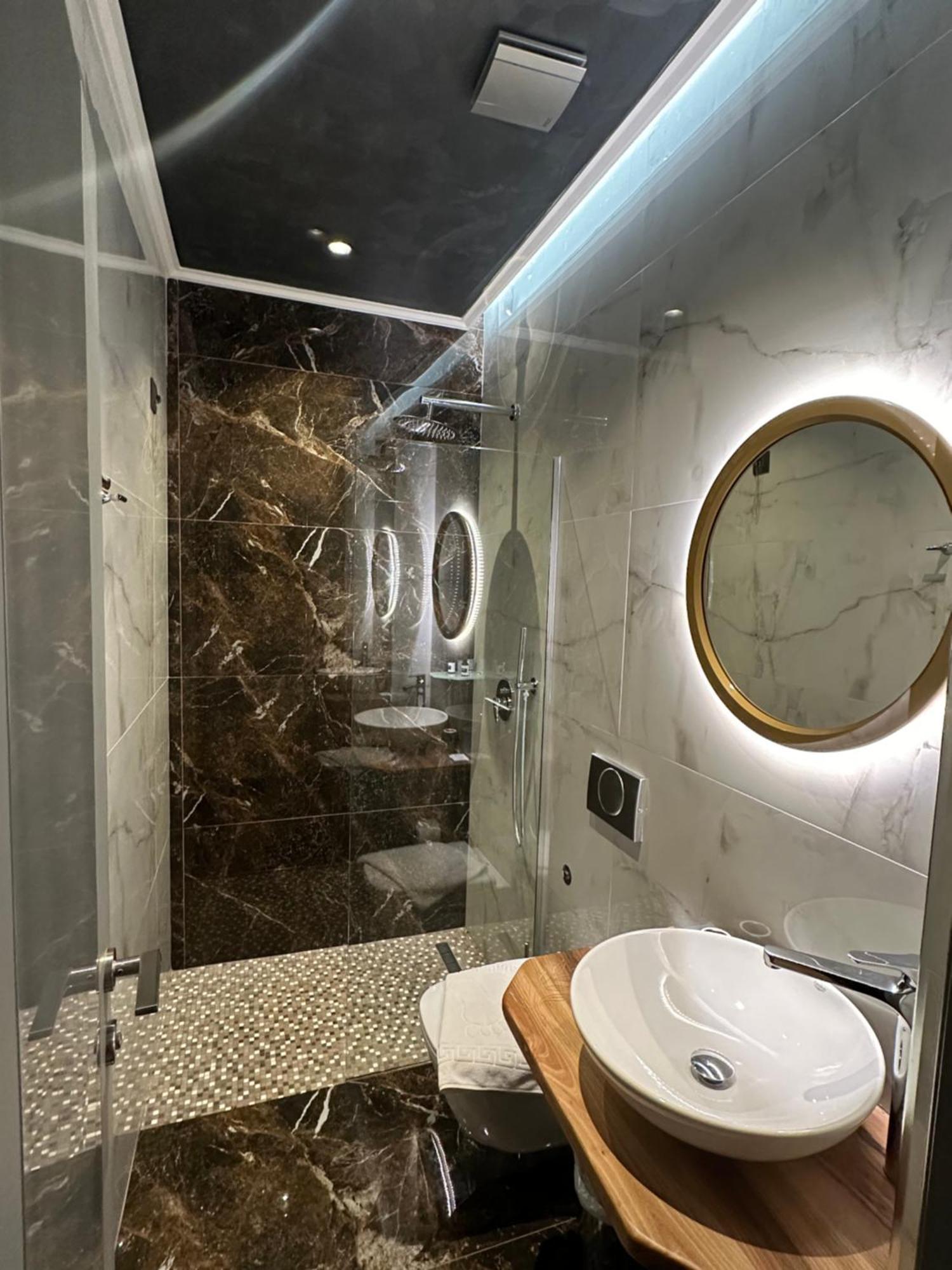 Utopia Hotel
