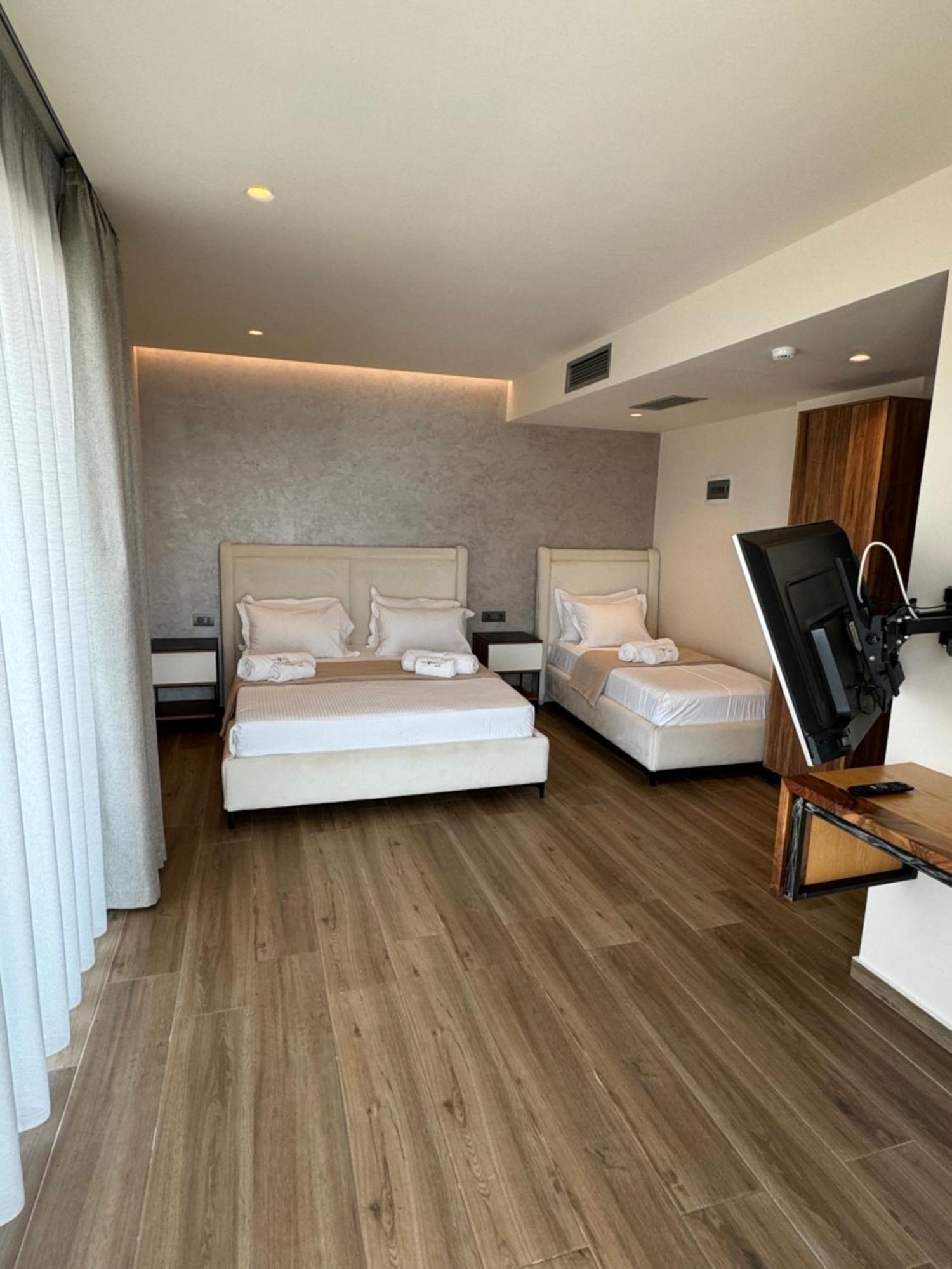 Utopia 4*
