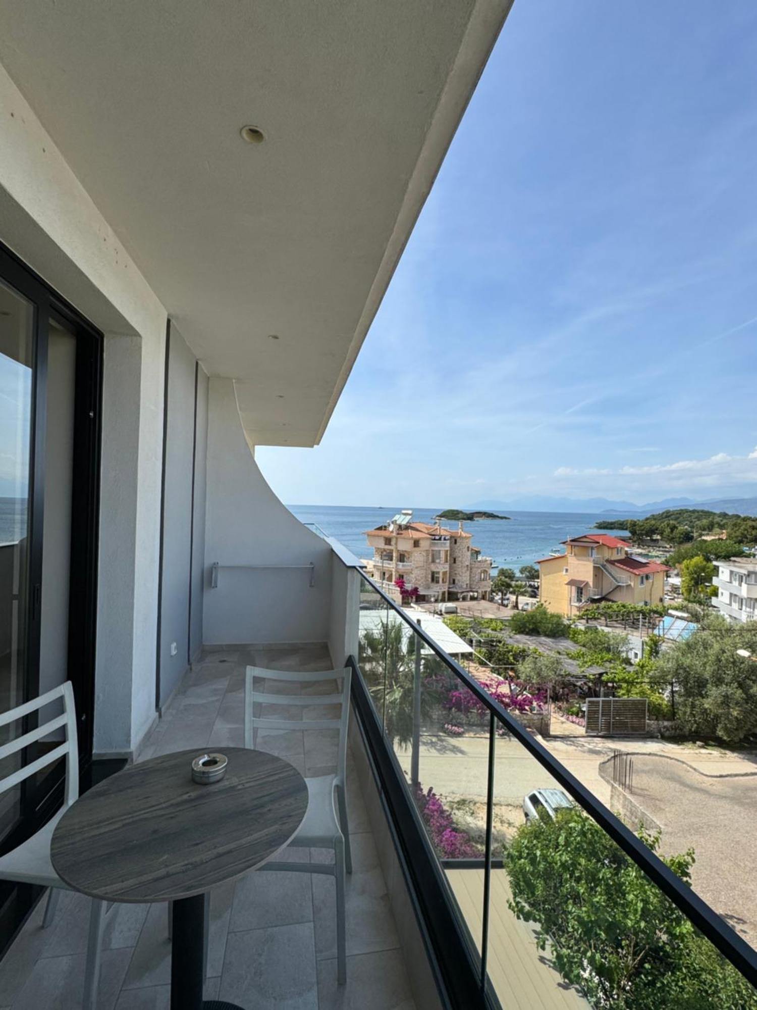 Utopia 4*